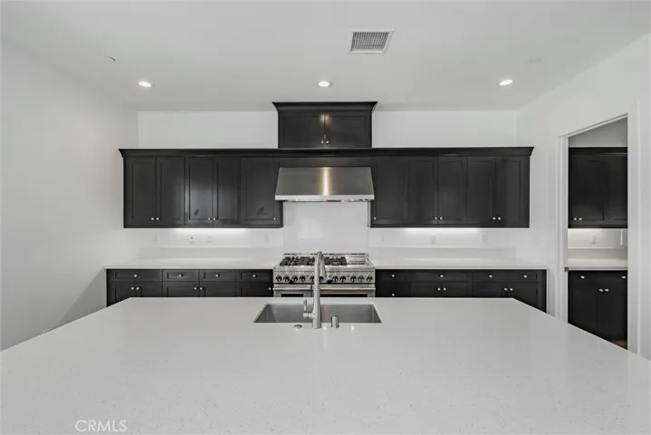 20422 W Willoughby Lane, Porter Ranch, California 91326