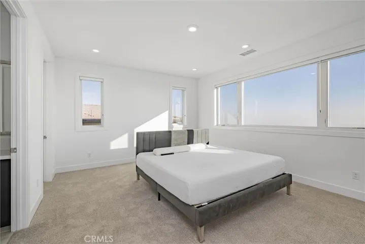 20422 W Willoughby Lane, Porter Ranch, California 91326