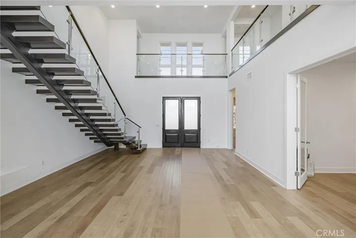 20422 W Willoughby Lane, Porter Ranch, California 91326
