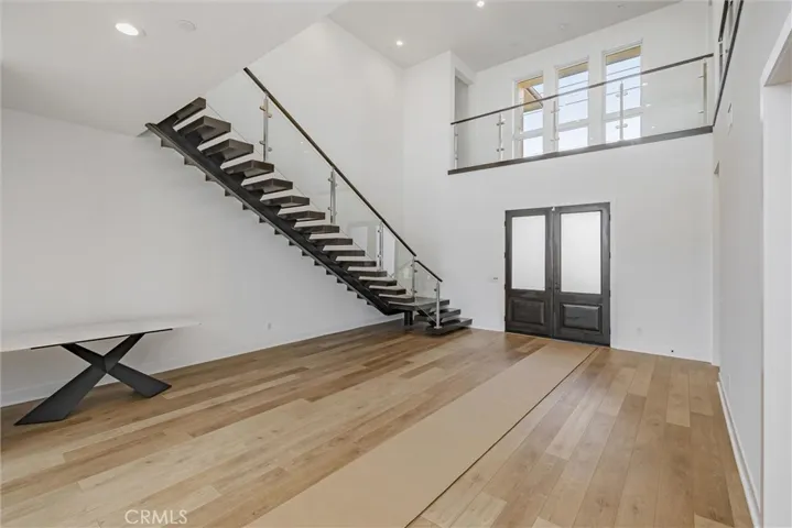 20422 W Willoughby Lane, Porter Ranch, California 91326