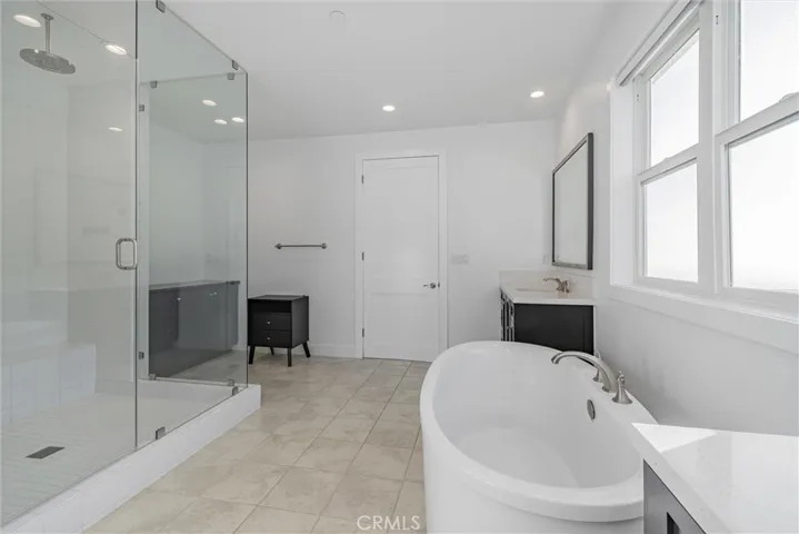 20422 W Willoughby Lane, Porter Ranch, California 91326