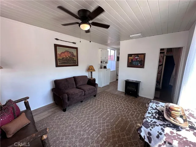 8259 Eneva Street, Yucca Valley, California 92284