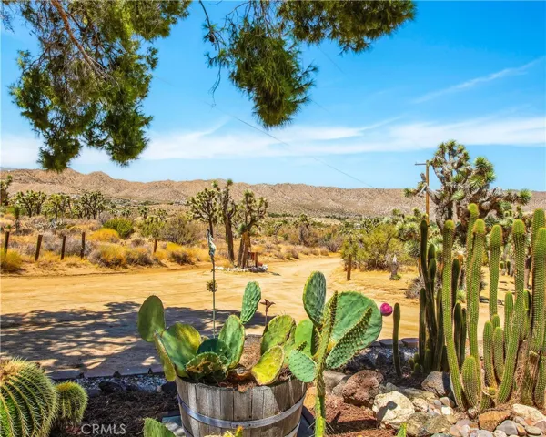 8259 Eneva Street, Yucca Valley, California 92284