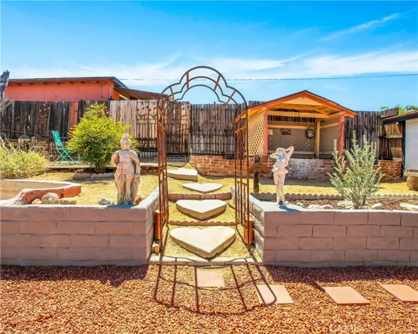 8259 Eneva Street, Yucca Valley, California 92284