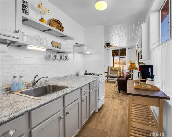 8259 Eneva Street, Yucca Valley, California 92284