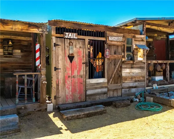 8259 Eneva Street, Yucca Valley, California 92284