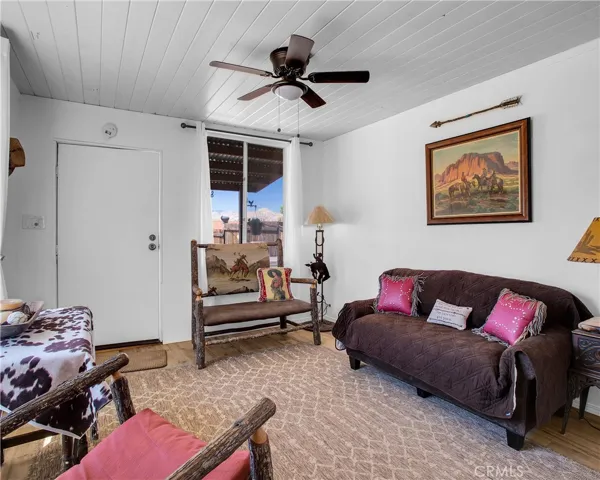 8259 Eneva Street, Yucca Valley, California 92284