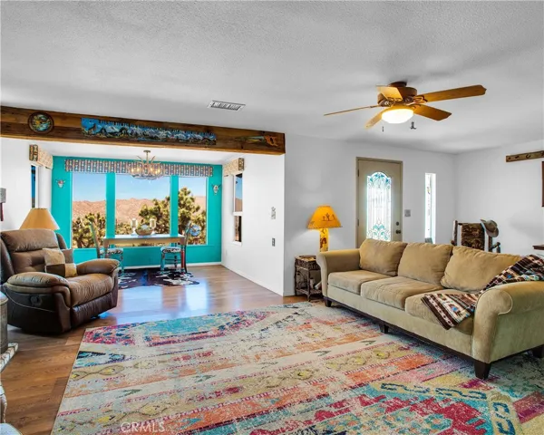 8259 Eneva Street, Yucca Valley, California 92284
