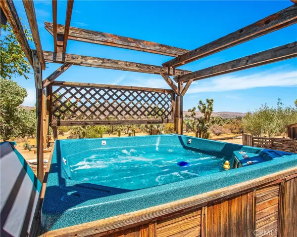 8259 Eneva Street, Yucca Valley, California 92284