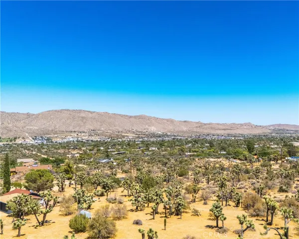 8259 Eneva Street, Yucca Valley, California 92284