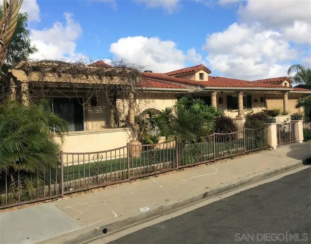 5713 Desert View Drive, La Jolla, California 92037