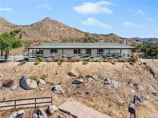 37950 E Benton Road, Temecula, California 92592
