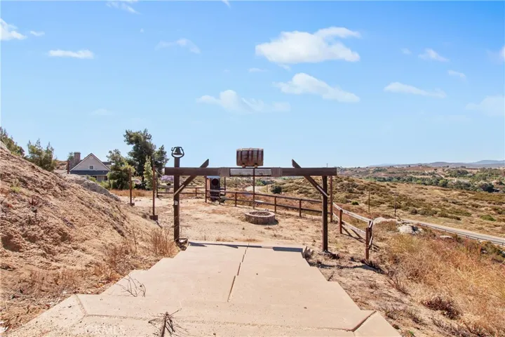 37950 E Benton Road, Temecula, California 92592