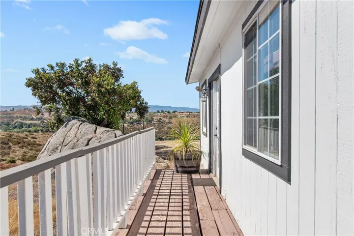 37950 E Benton Road, Temecula, California 92592