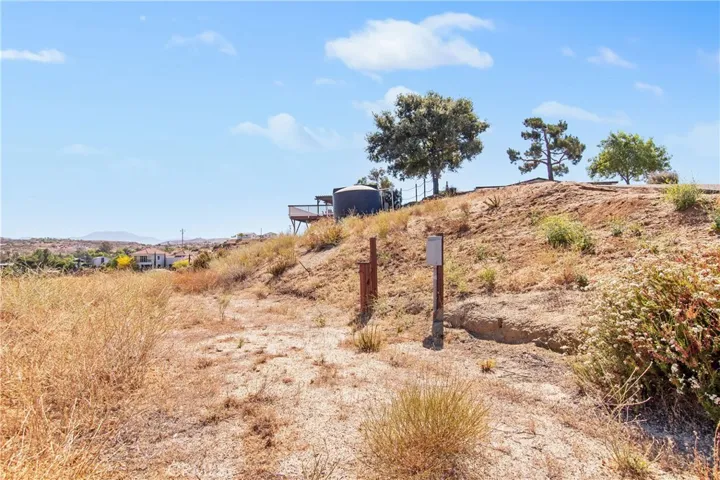 37950 E Benton Road, Temecula, California 92592