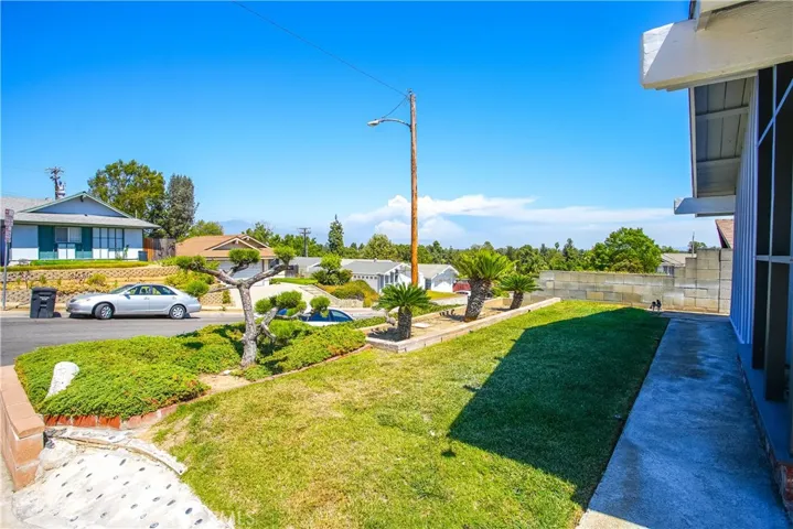 Nicely Landscaped Front Yard