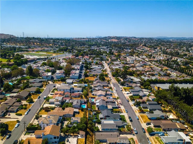 Easy Commute to Downtown Los Angeles