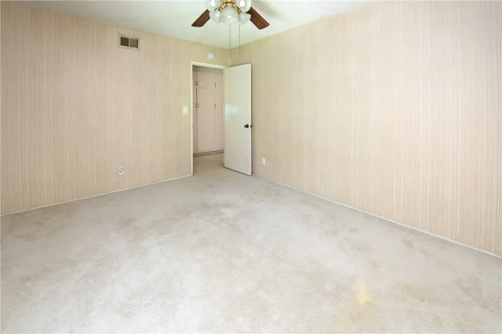 Ceiling Fan & Ample Size
Can Be Den/Family Rm