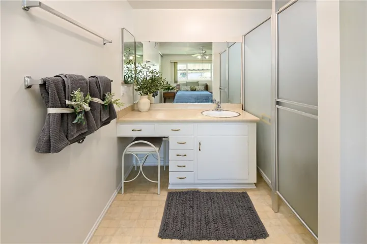 Dressing Table w/Sink