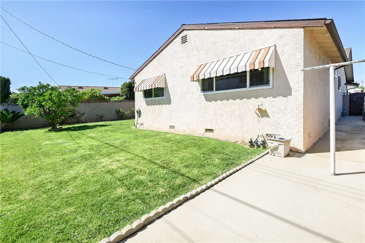 Cemented Side Yard