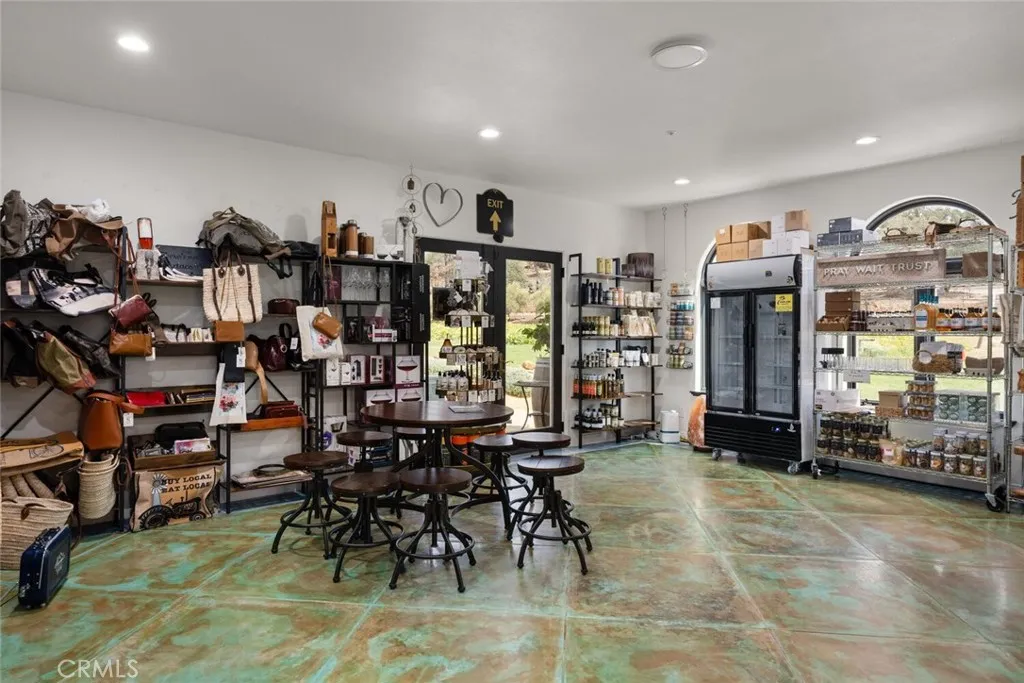 retail room