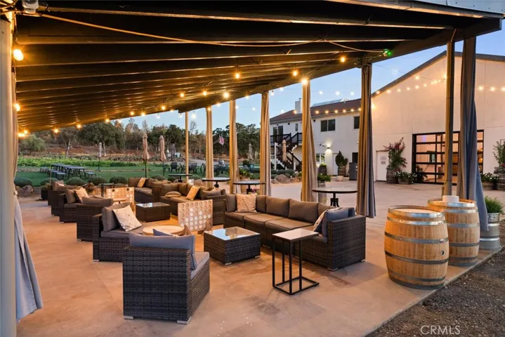 outdoor covered bungalow patio