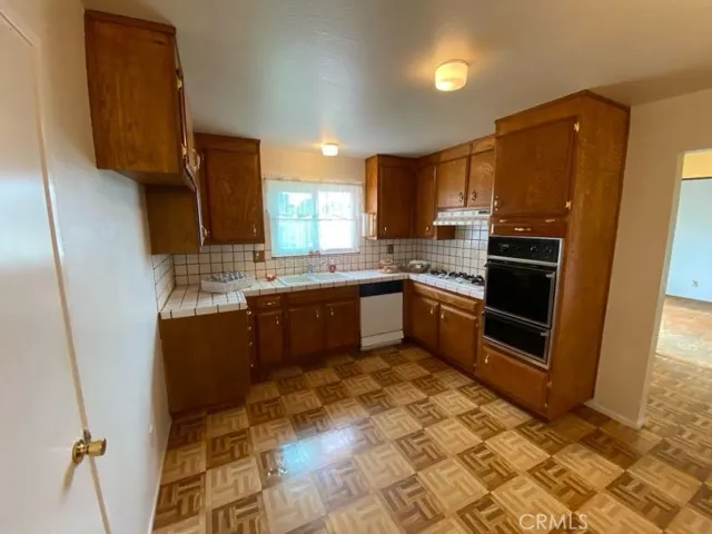 vintage open kitchen