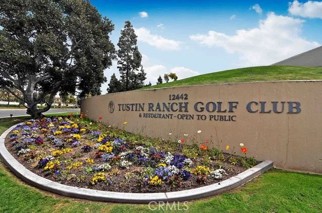 Just minutes to the public golf course in Tustin Ranch.