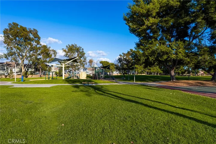 El Camino Park adjacent to Sycamore Glen.