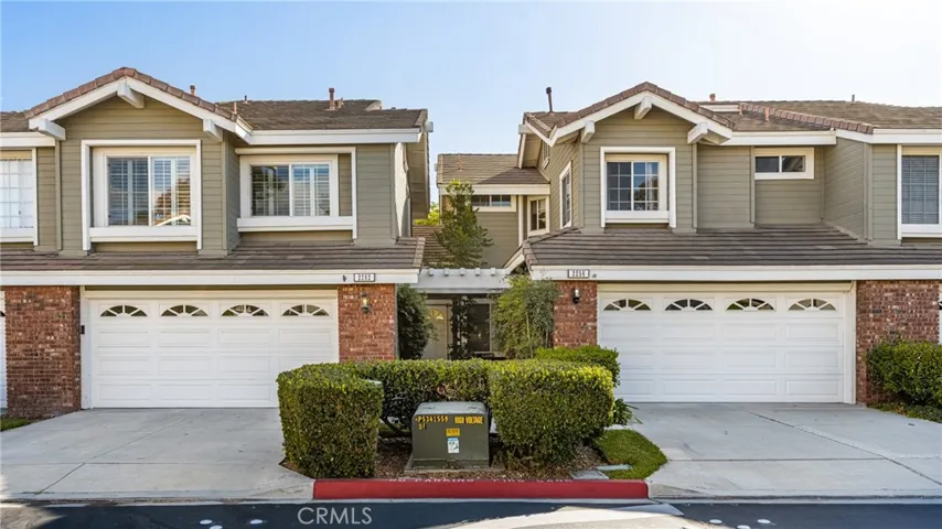 One of the few homes in the Sycamore Glen Community with a full driveway!