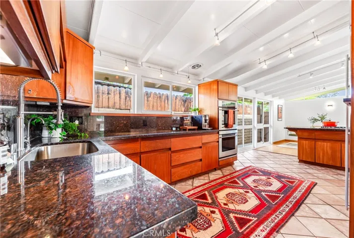 3003 Pattiz, Long Beach, California 90808