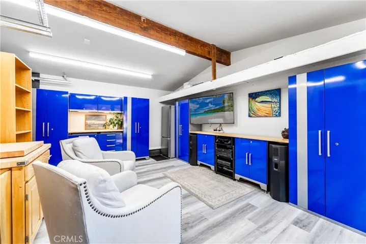 3003 Pattiz, Long Beach, California 90808