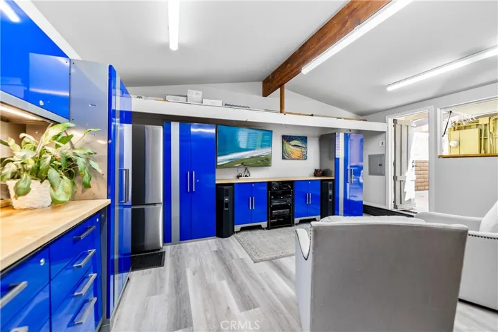 3003 Pattiz, Long Beach, California 90808