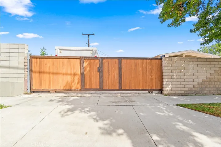 3003 Pattiz, Long Beach, California 90808