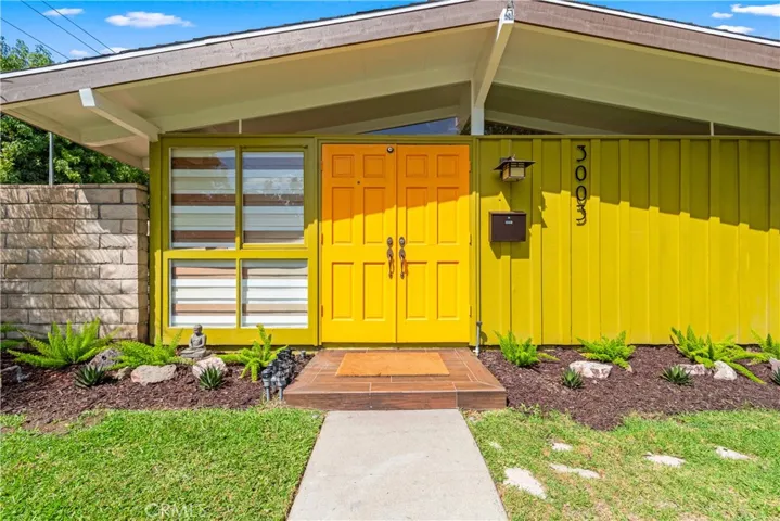 3003 Pattiz, Long Beach, California 90808