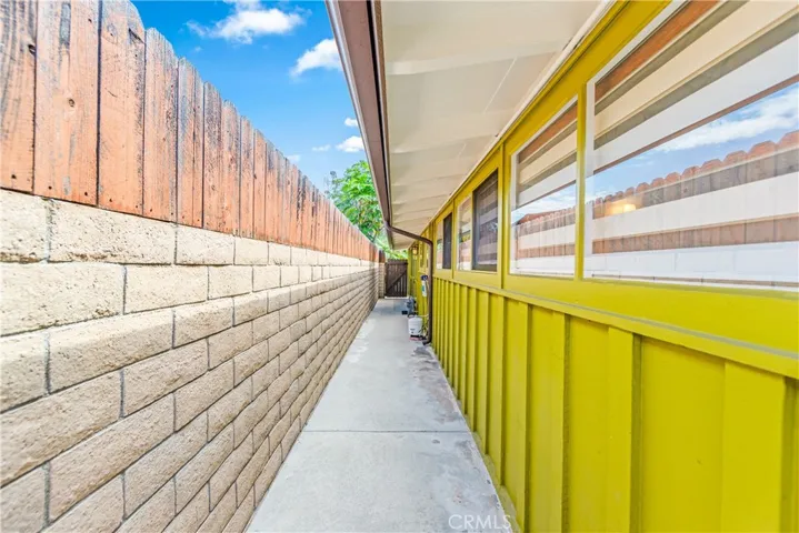 3003 Pattiz, Long Beach, California 90808
