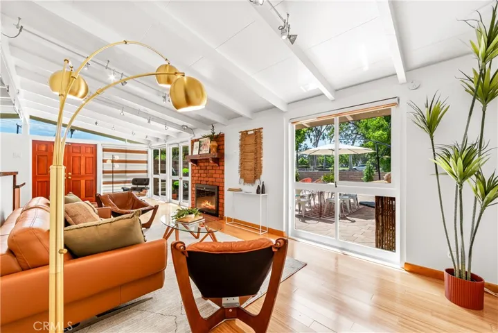3003 Pattiz, Long Beach, California 90808