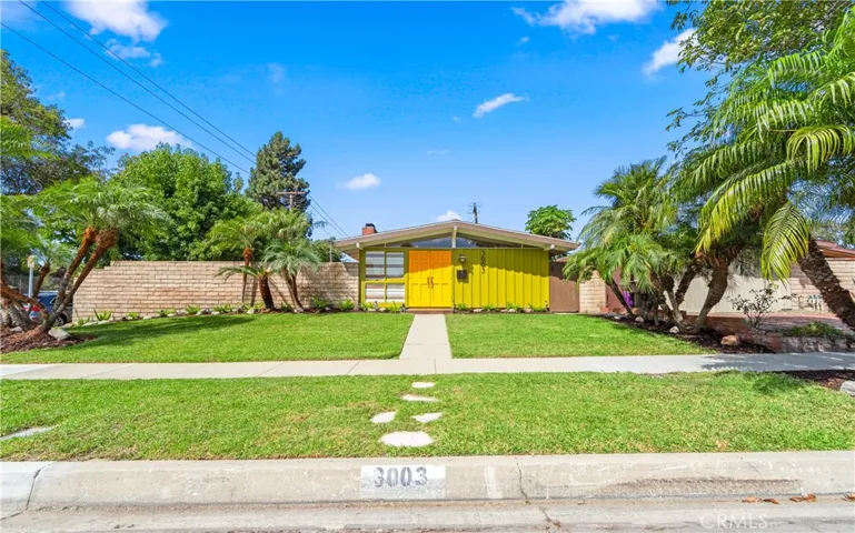 3003 Pattiz, Long Beach, California 90808