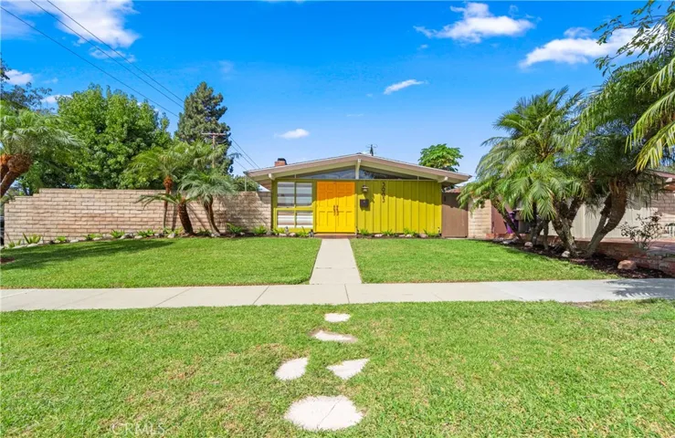 3003 Pattiz, Long Beach, California 90808