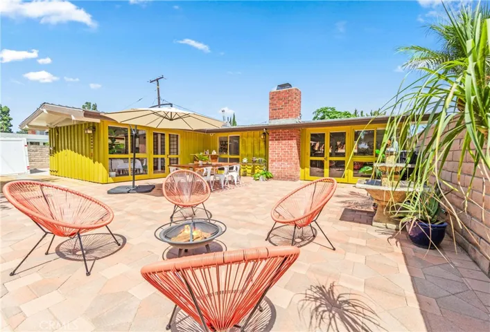 3003 Pattiz, Long Beach, California 90808