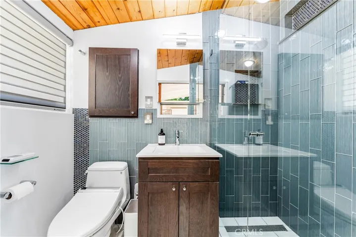 Wow, wow, wow!  Primary bathroom en suite!