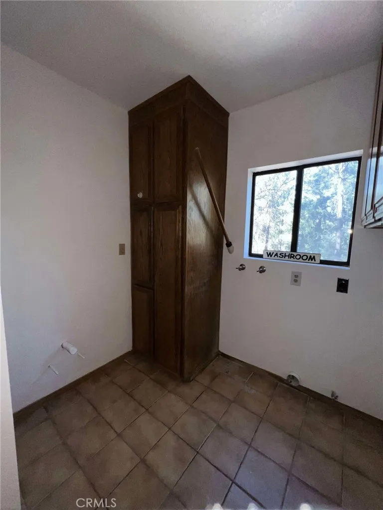 23109 Cardinal Road, Wrightwood, California 93563 home-pic-6