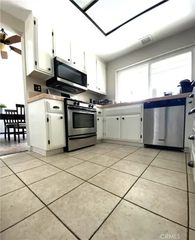 15032 Valencia Way, Lake Elsinore, California 92530
