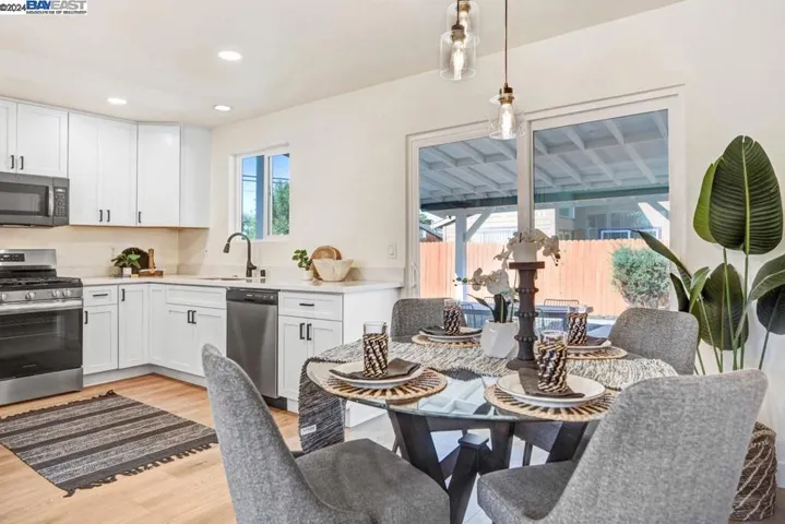 3011 Hardies Ln, Santa Rosa, California 95403