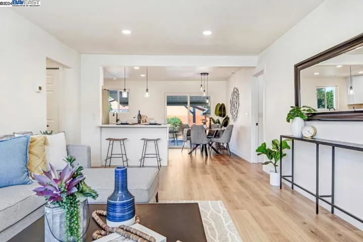 3011 Hardies Ln, Santa Rosa, California 95403