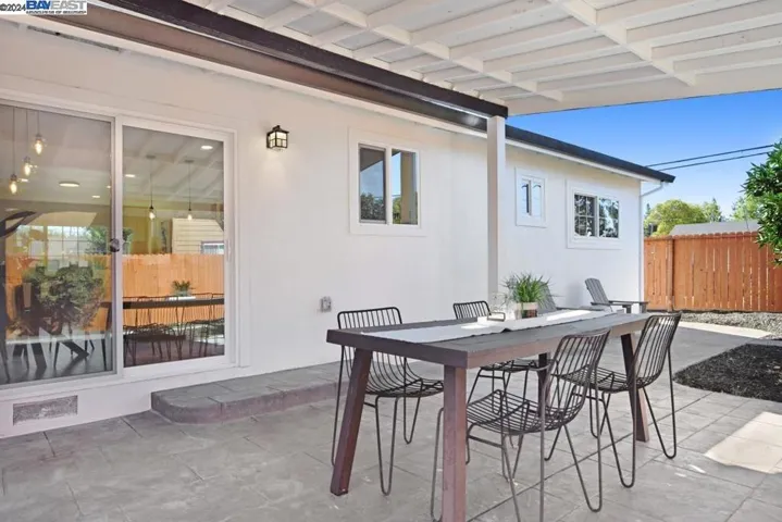 3011 Hardies Ln, Santa Rosa, California 95403