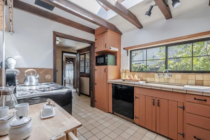 2280 Webster Street, Palo Alto, California 94301
