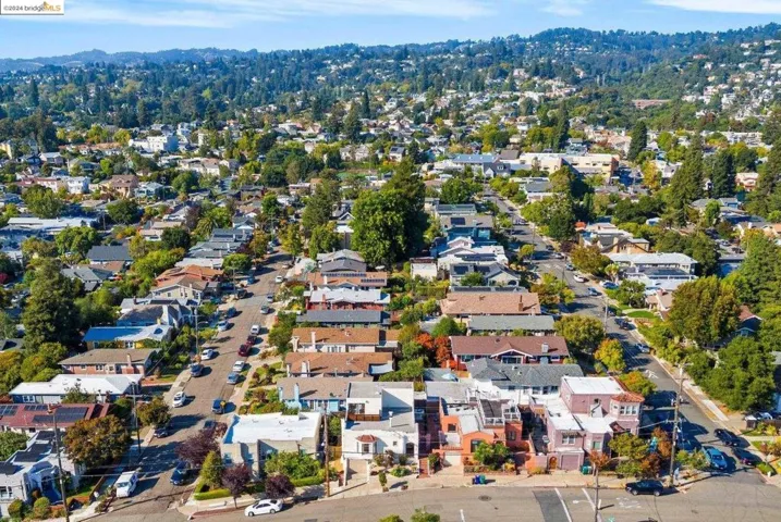 1708 E 38th St, Oakland, California 94602