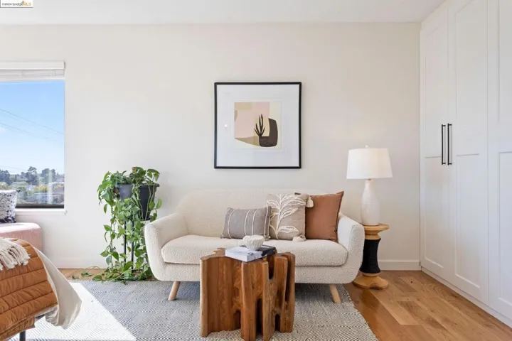 1708 E 38th St, Oakland, California 94602