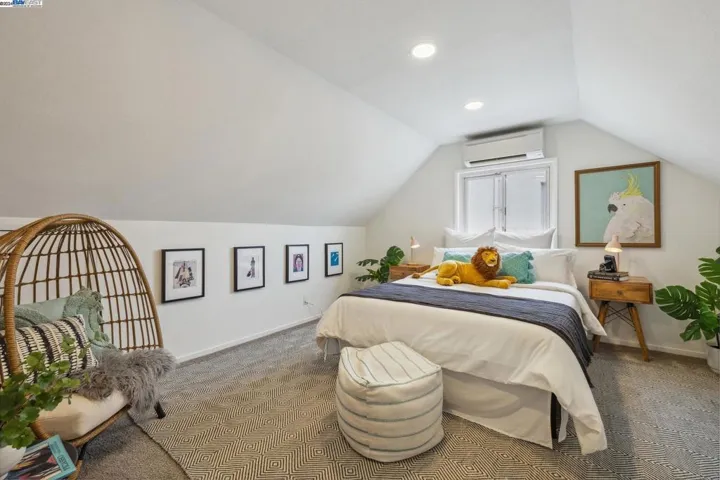 1020 Peach Street, Alameda, California 94501